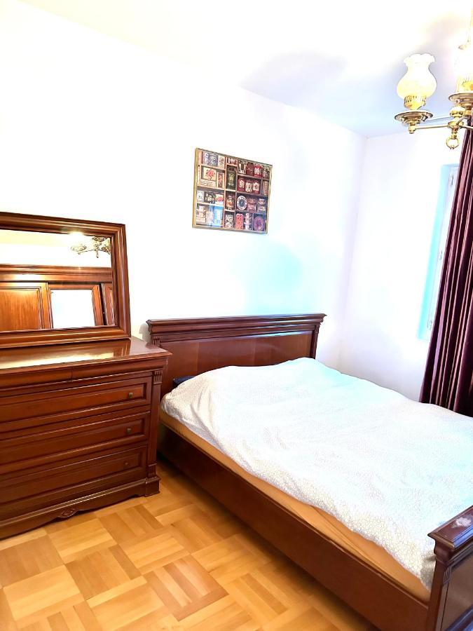 Vintage Bucharest Apartment Buitenkant foto