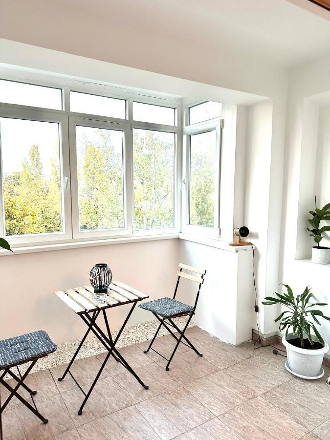 Vintage Bucharest Apartment Buitenkant foto