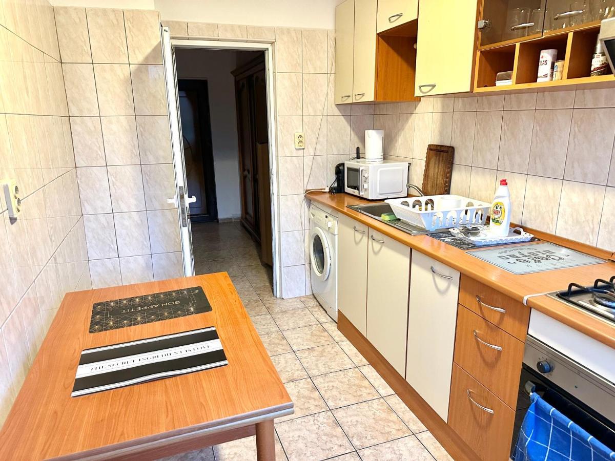 Vintage Bucharest Apartment Buitenkant foto