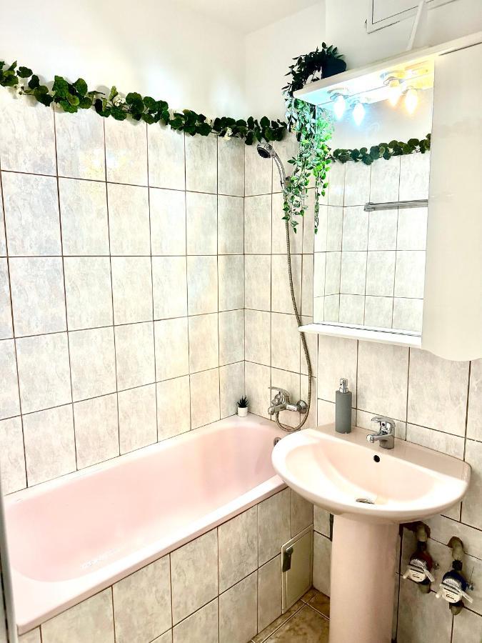 Vintage Bucharest Apartment Buitenkant foto